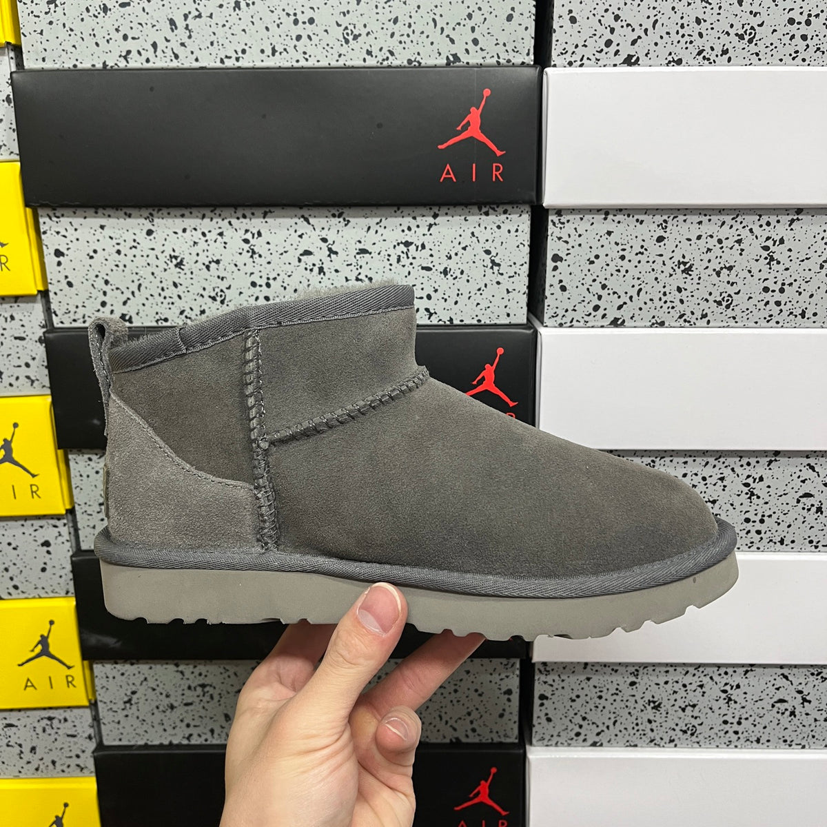 UGG Classic Ultra Mini Boot – Suede Ankle Boot with Shearling Lining, Herringbone Collar & Tonal Lug Sole in Grey